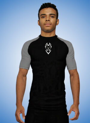 RASH GUARD MANGA FAIXA CINZA