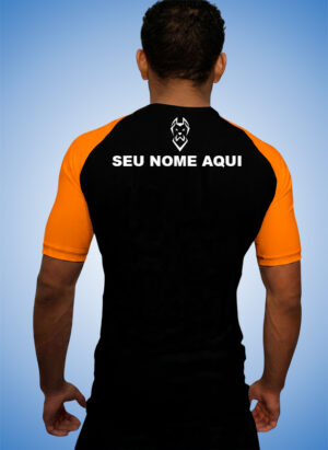 RASH GUARD MANGA FAIXA LARANJA