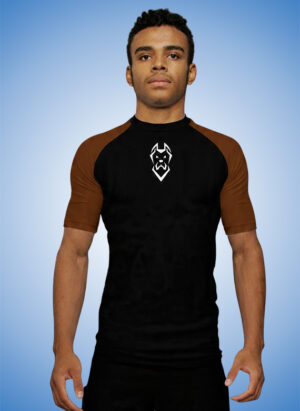 RASH GUARD MANGA FAIXA MARROM